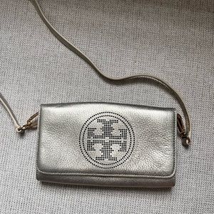 Tory Burch gold bag mint condition
